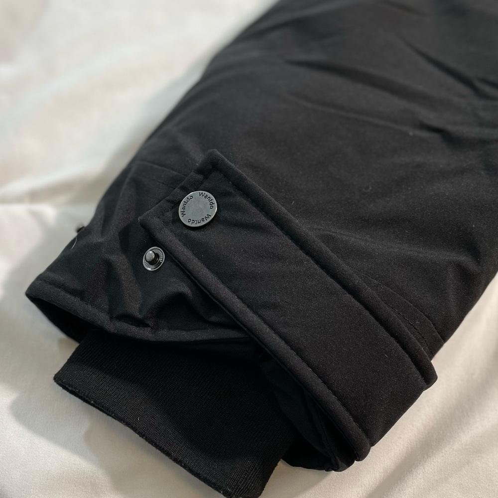 Wantdo Women's Heavy Black Winter Coat (XL) - Picture 6 of 7